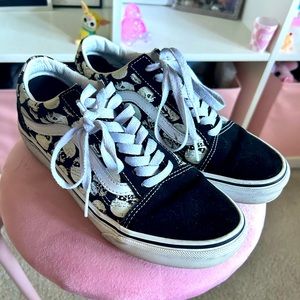 Black and white glow in the dark skull vans